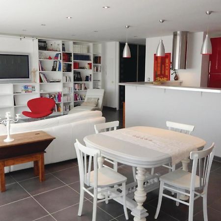 Awesome Apartment In Sauvian With Wifi 外观 照片