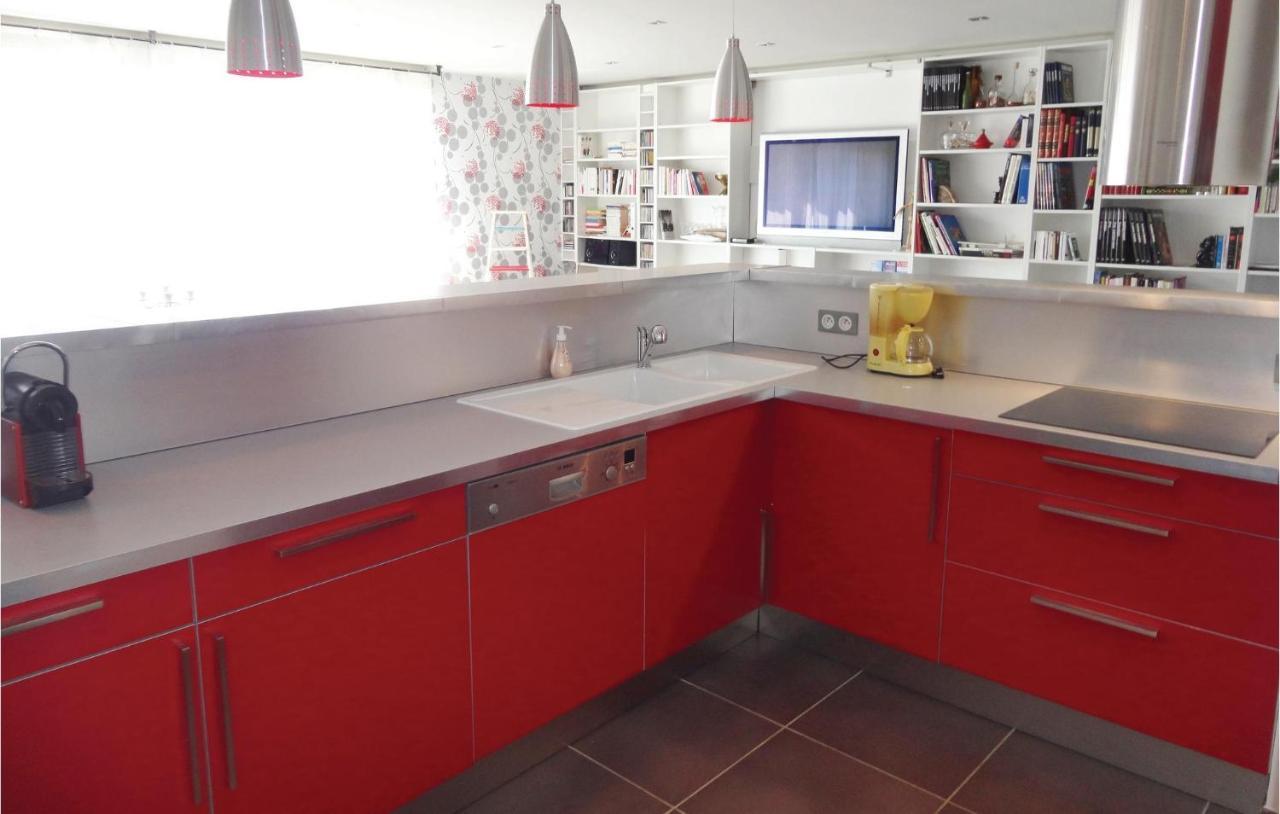 Awesome Apartment In Sauvian With Wifi 外观 照片