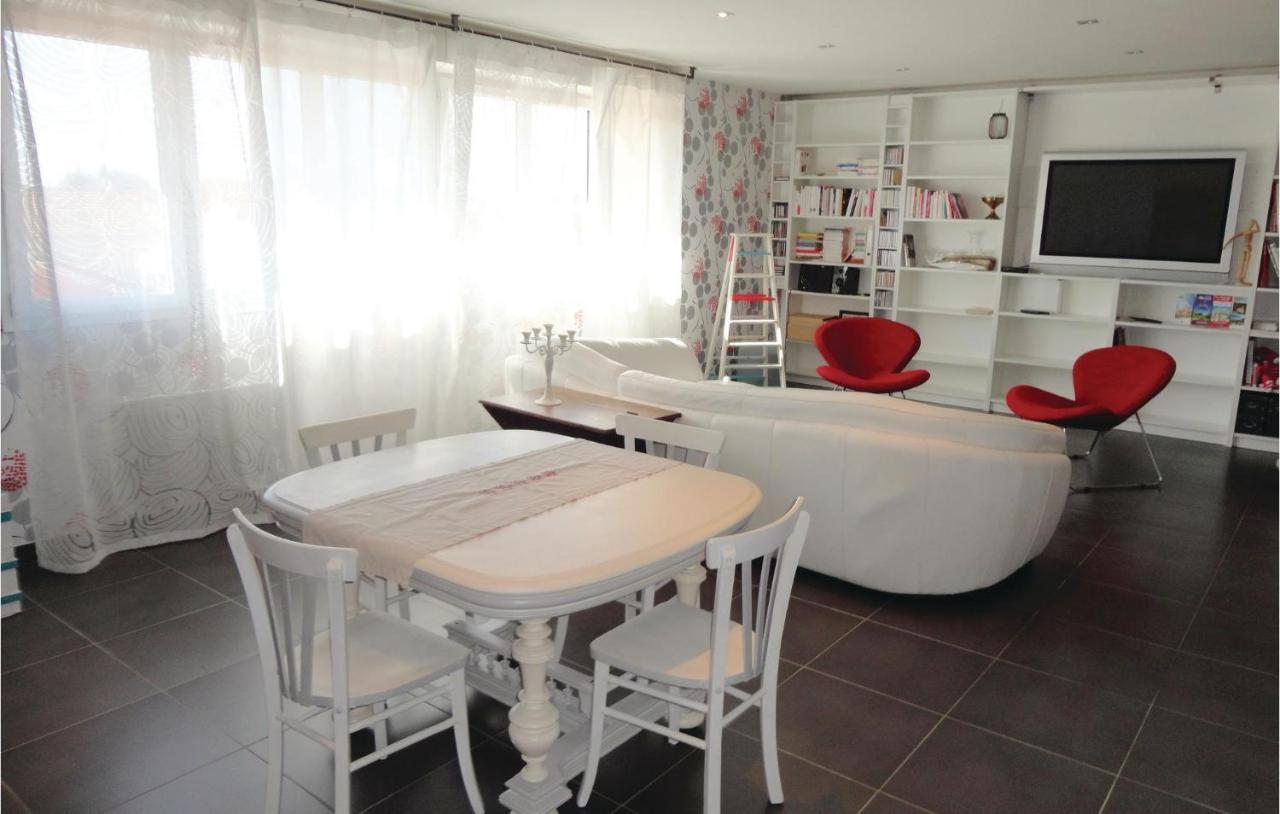 Awesome Apartment In Sauvian With Wifi 外观 照片